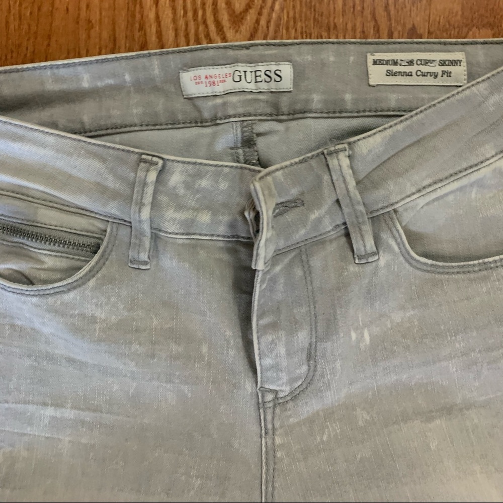 Guess Mid Rise Jeans - Picture 2 of 5
